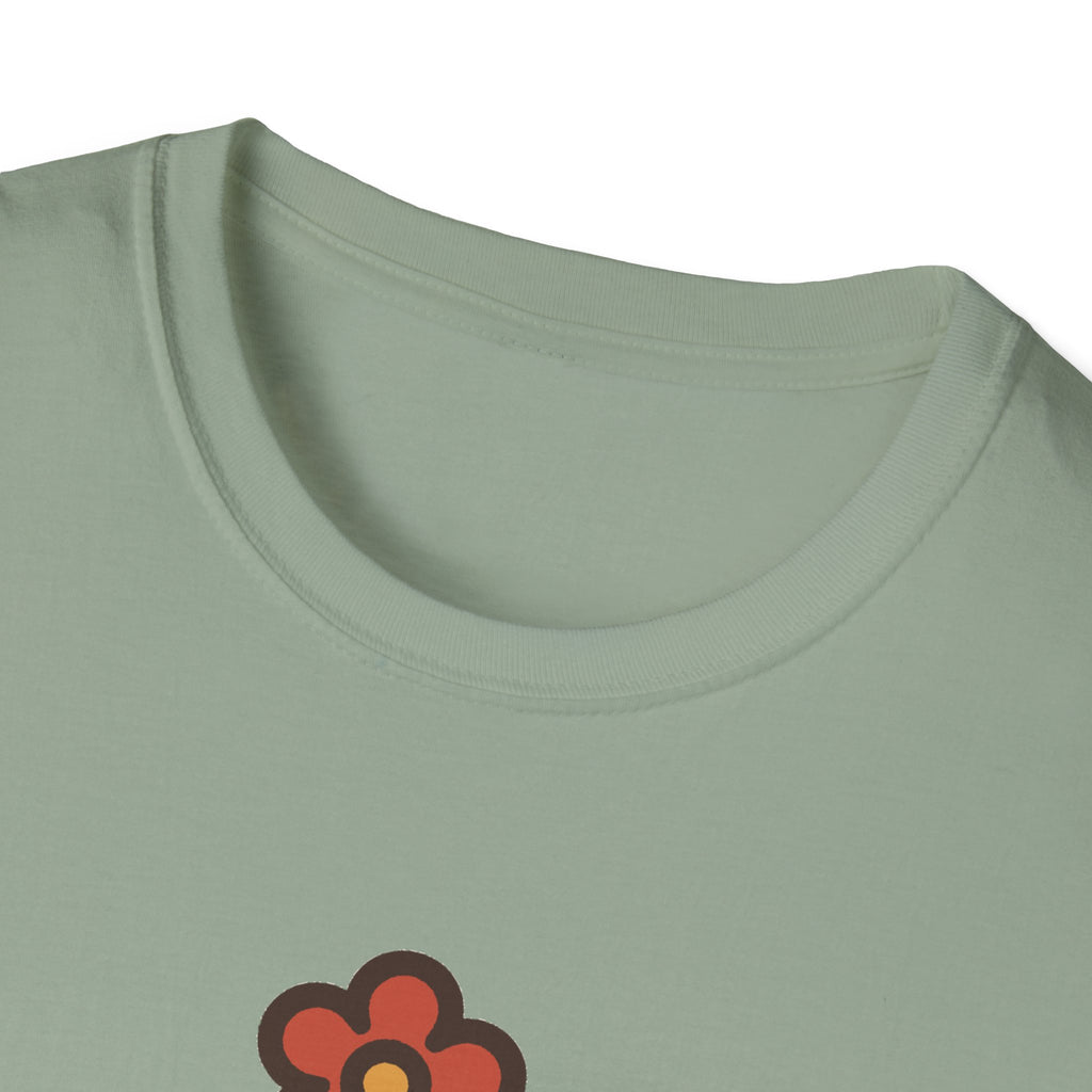 Bookish Mama Tee – Everyday Softstyle
