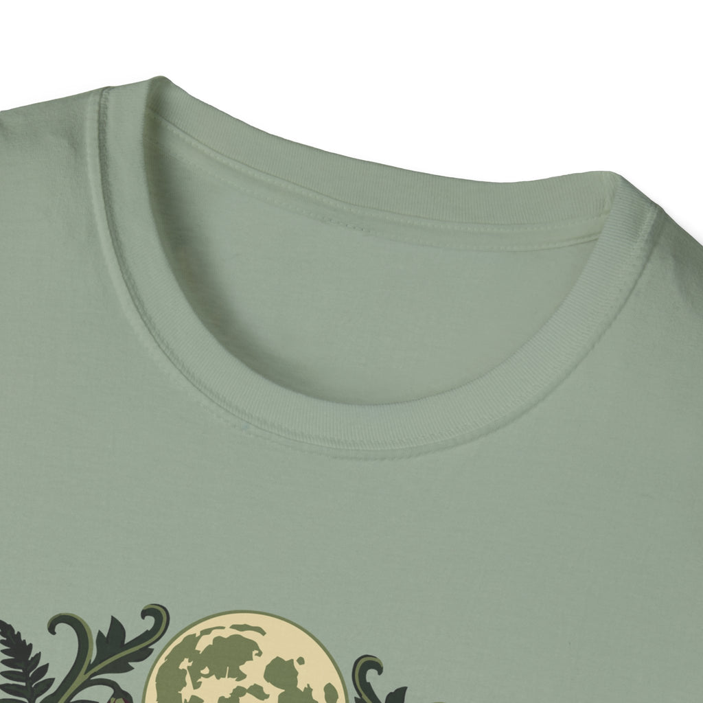 Luna Moth Moon Tee – Everyday Softstyle